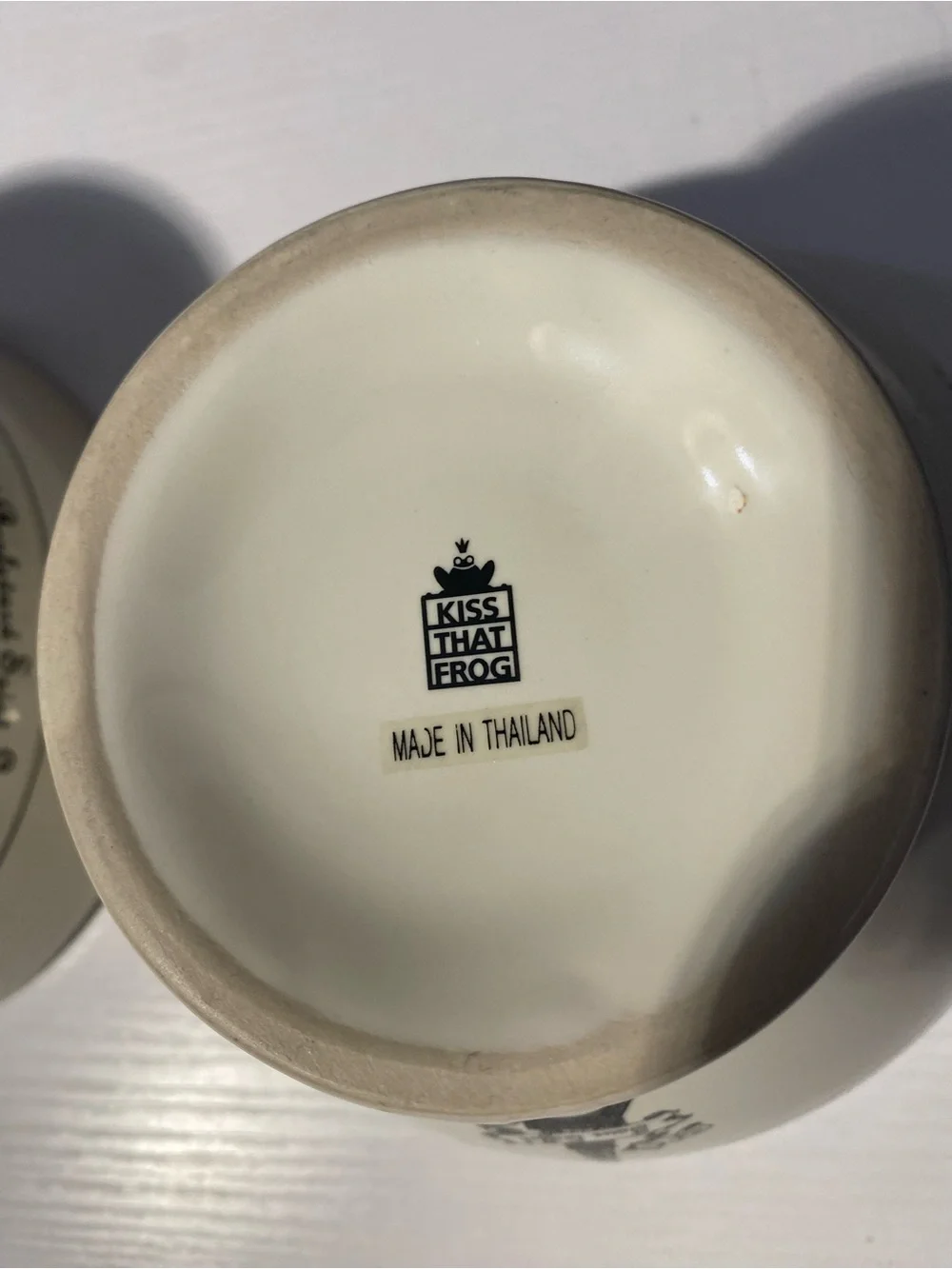 Set of 2 Kiss That Frog Cafe de la Tour Eiffel Paris Pedestal Bowls